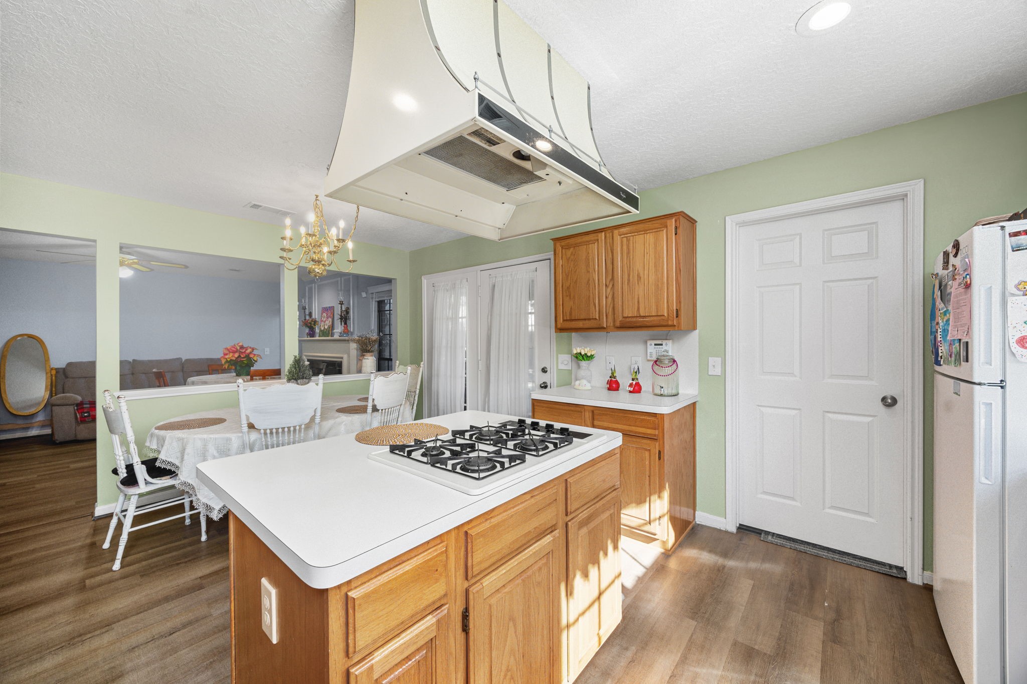 3402 Deeds Road Houston, TX 77084 - Photo 16 of 35 a open kitchen with a table and chairs in it