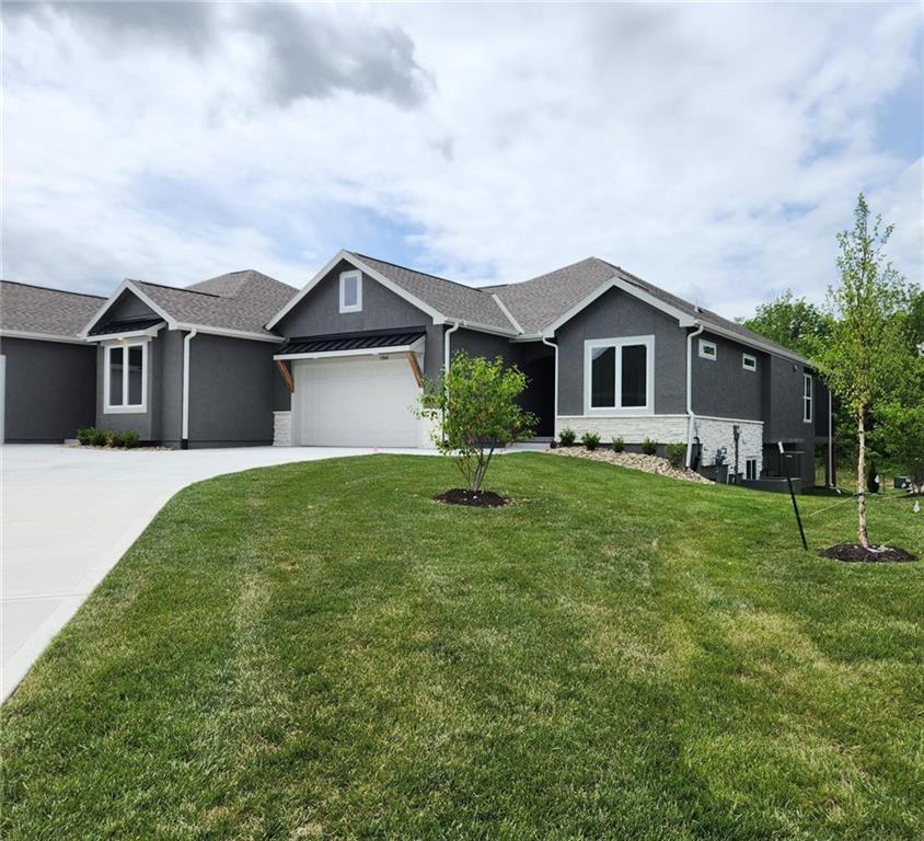 11544 North Olathe View Road Olathe, KS 66061 - Photo 6 of 49