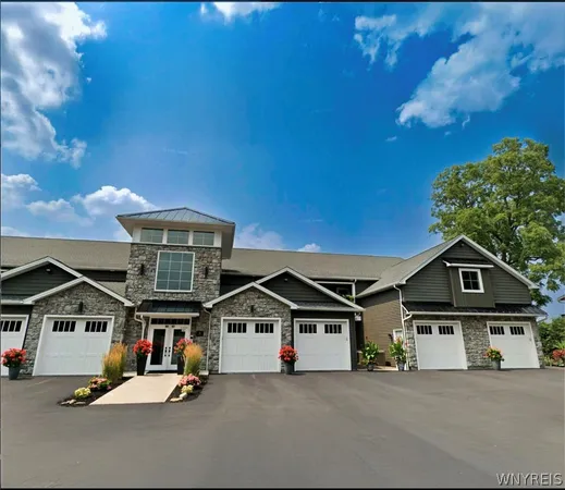 $695,000 | 20 Tuscarora Street, Unit 3, Lewiston, NY 14092