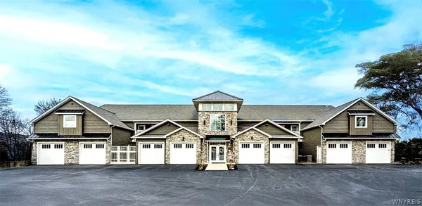 $695,000 | 20 Tuscarora Street, Unit 3, Lewiston, NY 14092