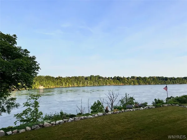 $695,000 | 20 Tuscarora Street, Unit 3, Lewiston, NY 14092