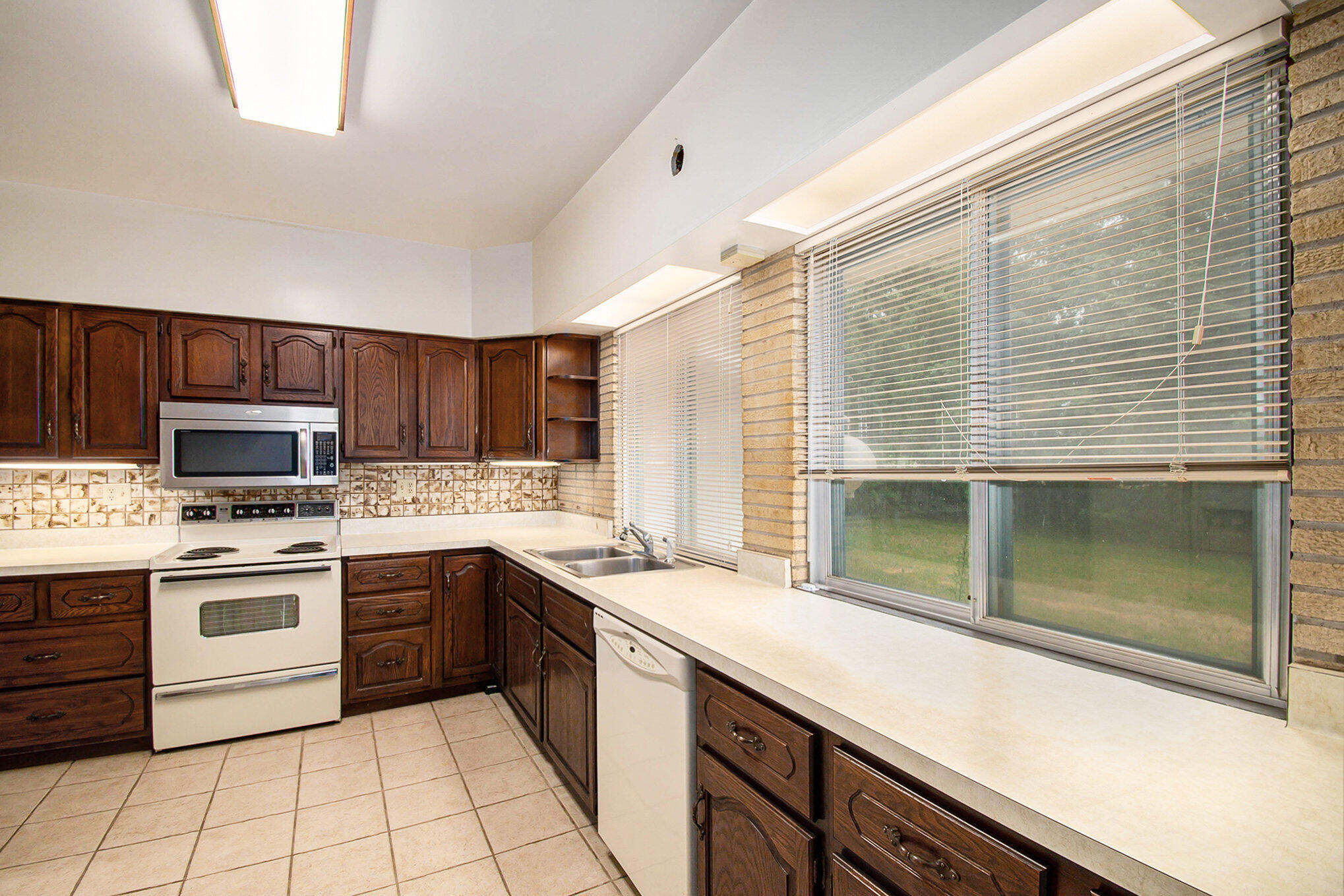 1828 North Walmont Road Jackson, MI 49203 - Photo 12 of 41 014__ndp4940