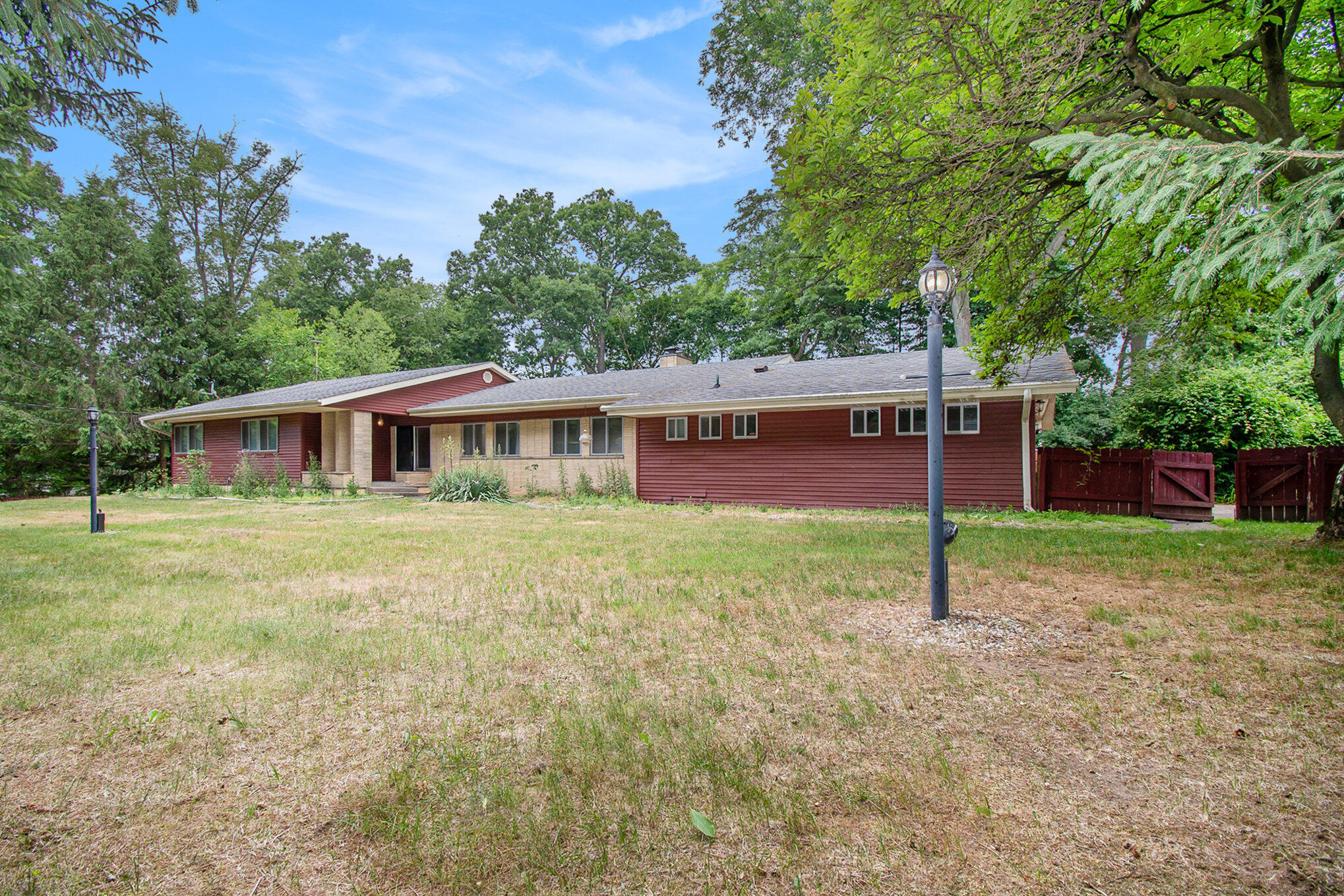 1828 North Walmont Road Jackson, MI 49203 - Photo 2 of 41 004__ndp4909