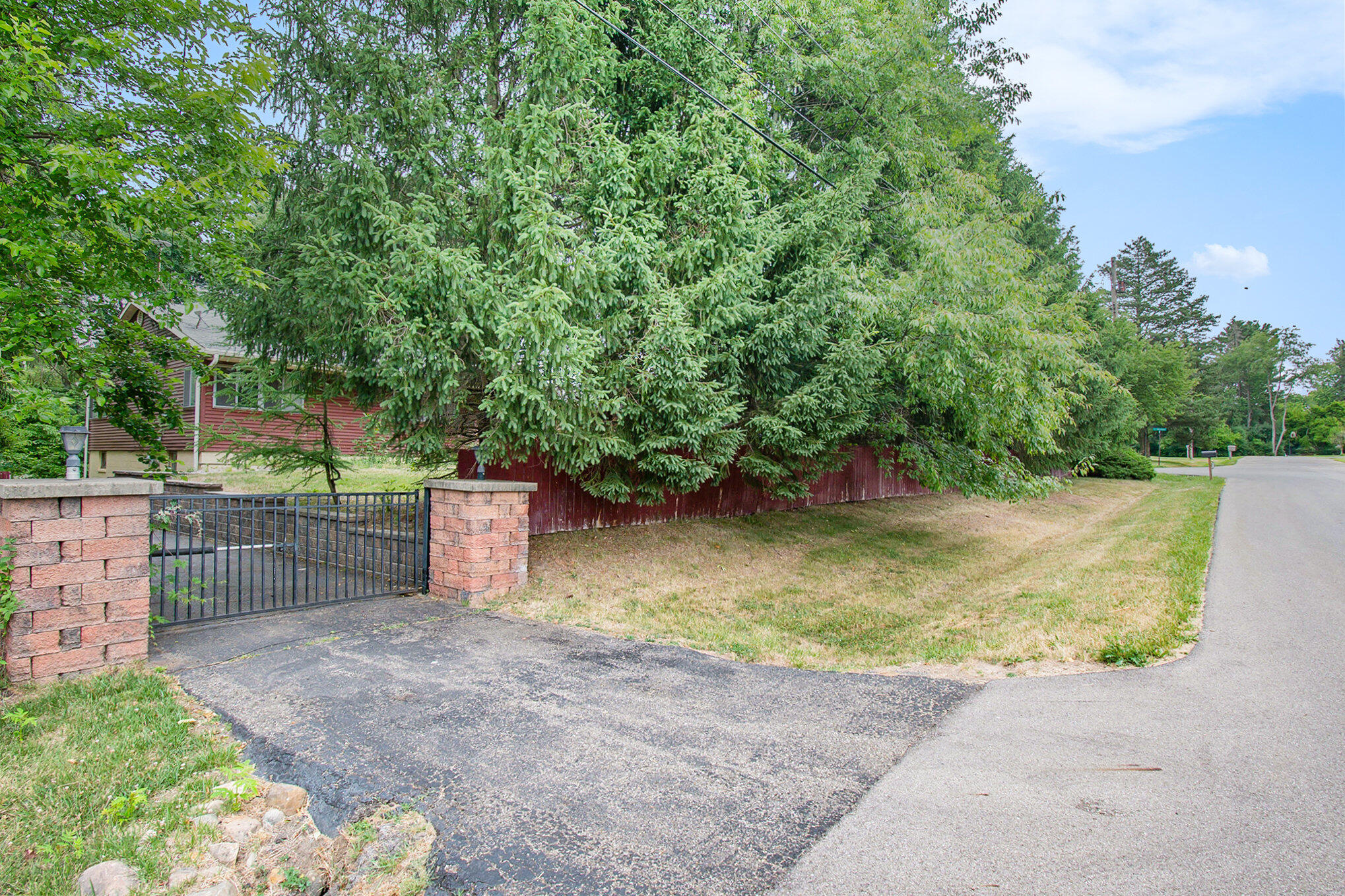 1828 North Walmont Road Jackson, MI 49203 - Photo 3 of 41 002__ndp5039