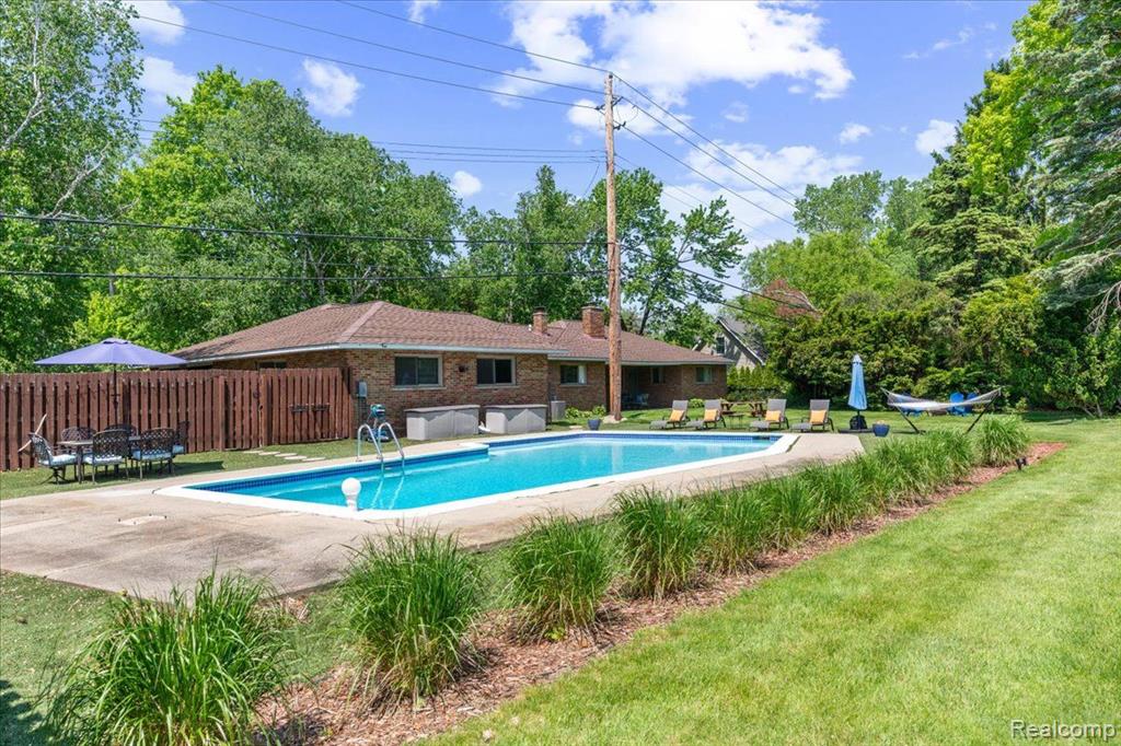1933 John R Road Rochester Hills, MI 48307 - Photo 51 of 60
