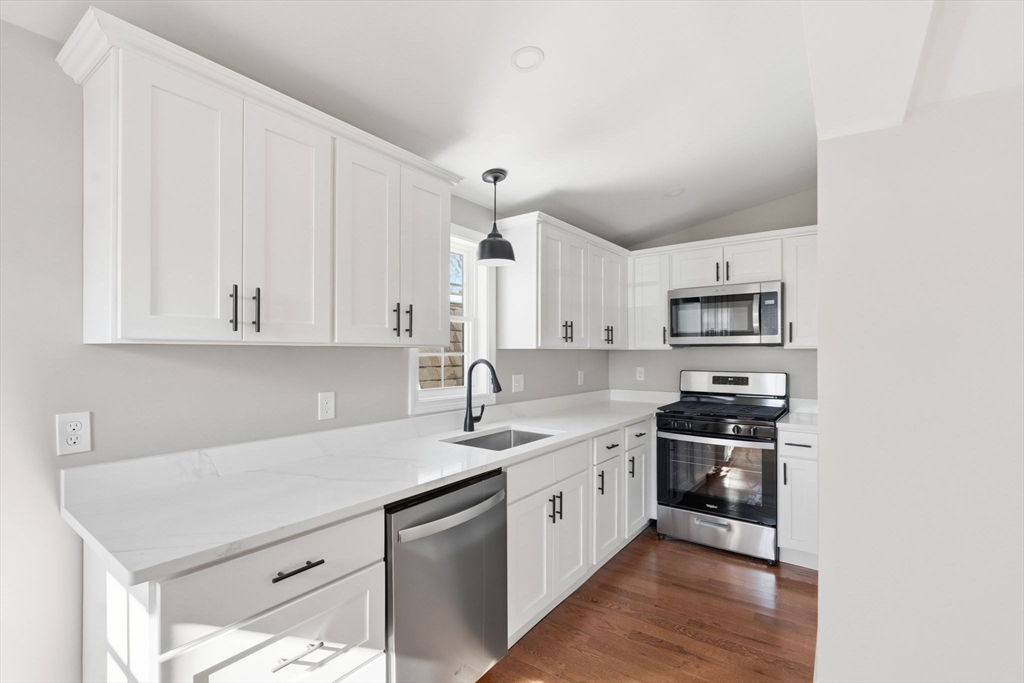 11 Boylston Street Acushnet, MA 02743 - Photo 7 of 26