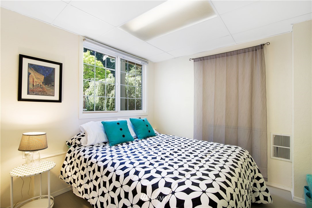 6407 Norma Beach Road Edmonds, WA 98026 - Photo 17 of 25 Gallery Image 17