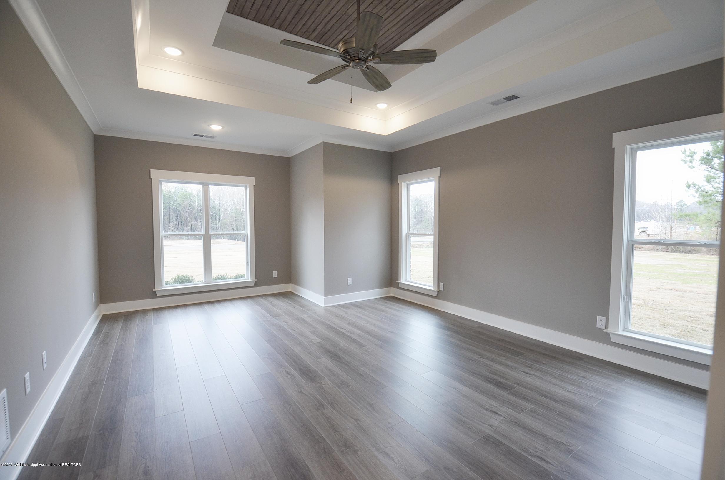 14596 Hidden Loop Byhalia, MS 38611 - Photo 16 of 31 Master bedroom