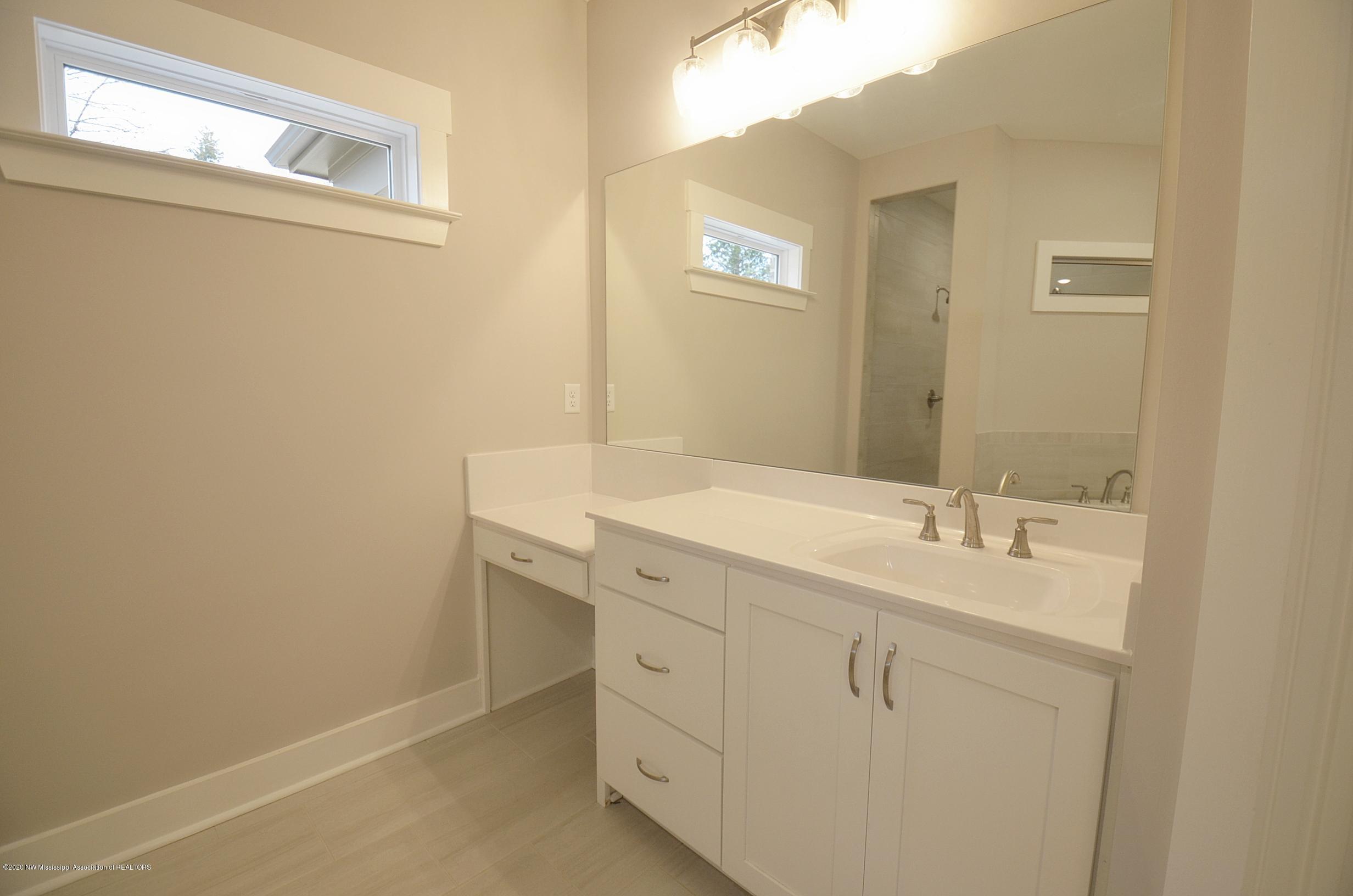 14596 Hidden Loop Byhalia, MS 38611 - Photo 19 of 31 Master bath2