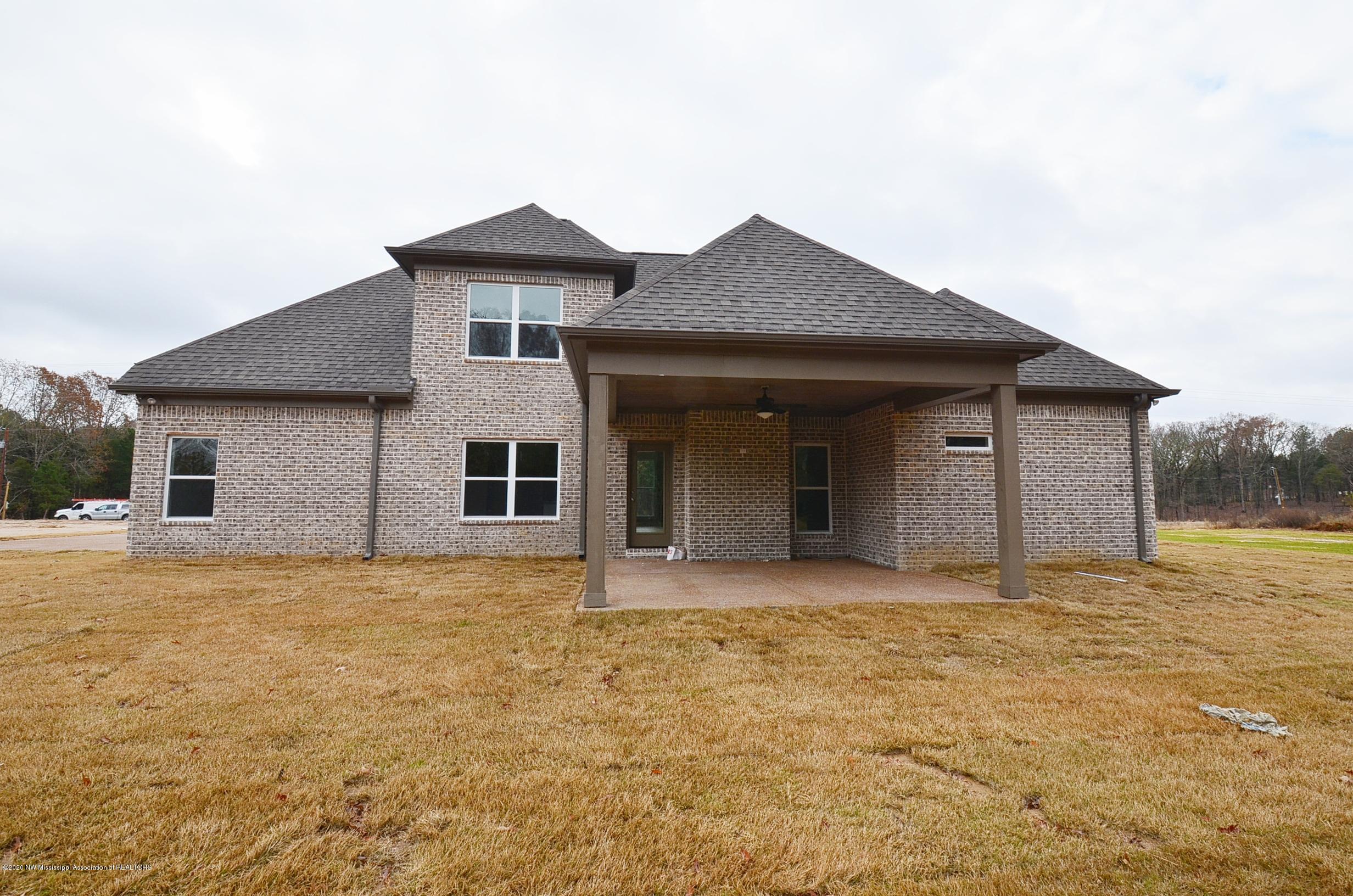 14596 Hidden Loop Byhalia, MS 38611 - Photo 29 of 31 Back of home