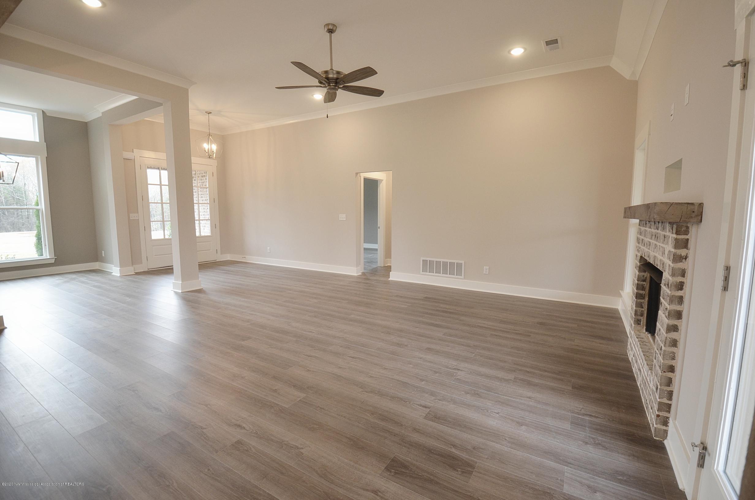 14596 Hidden Loop Byhalia, MS 38611 - Photo 9 of 31 Great room