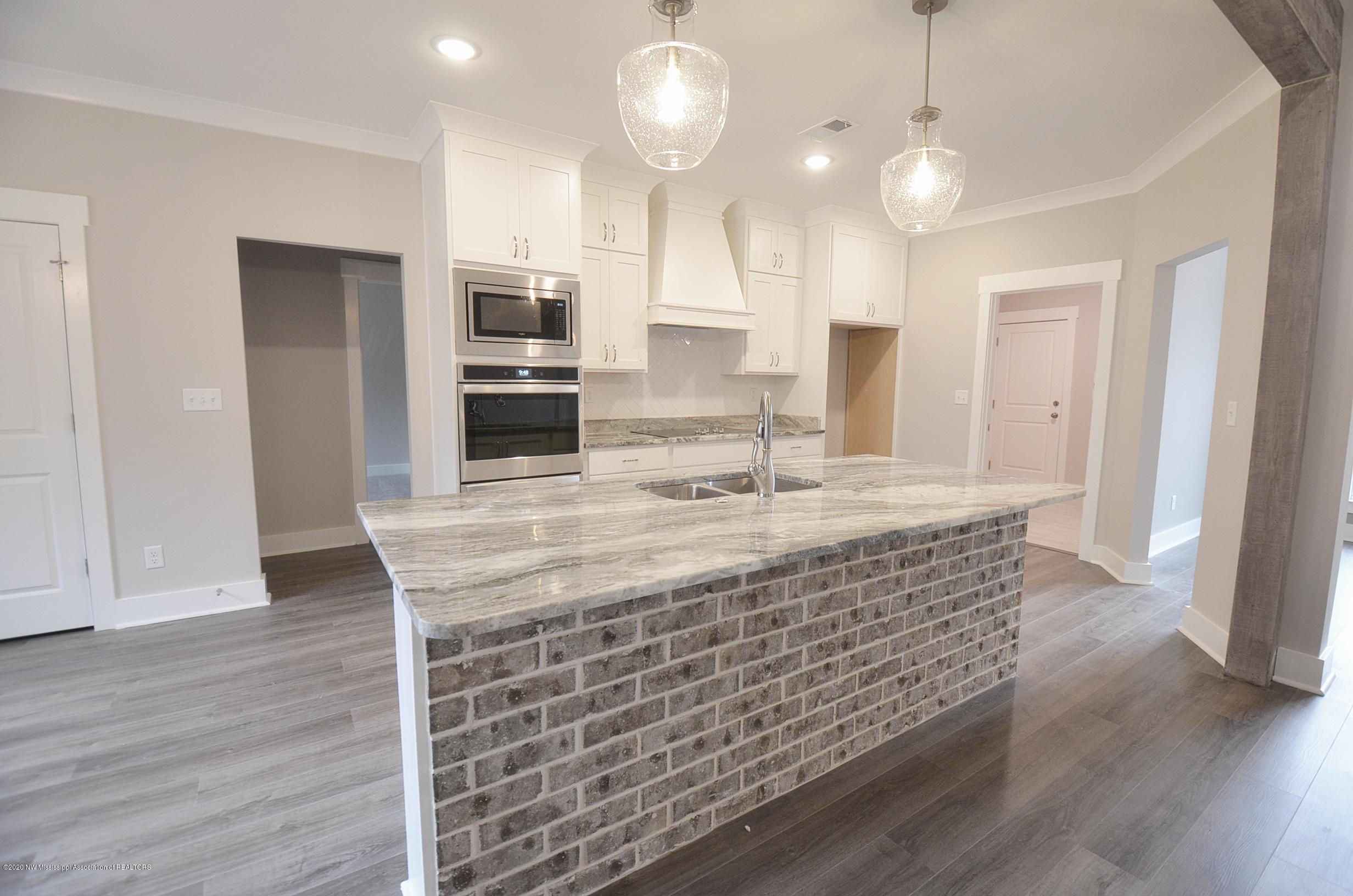 14596 Hidden Loop Byhalia, MS 38611 - Photo 10 of 31 Kitchen