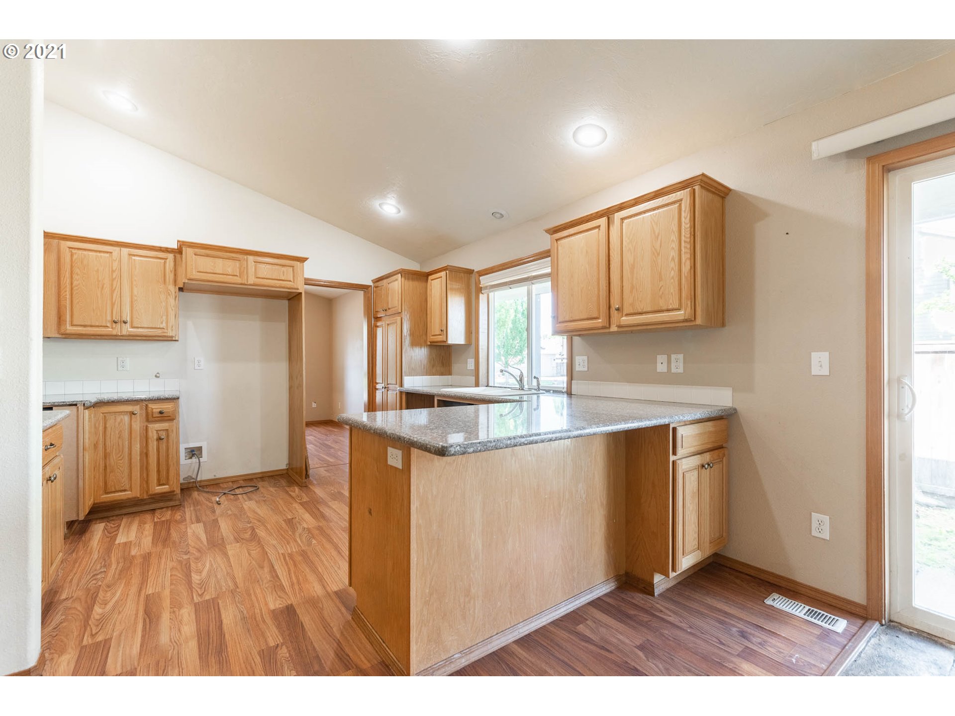 3472 Watermark Drive Springfield, OR 97477 - Photo 10 of 32 Gallery Image 10
