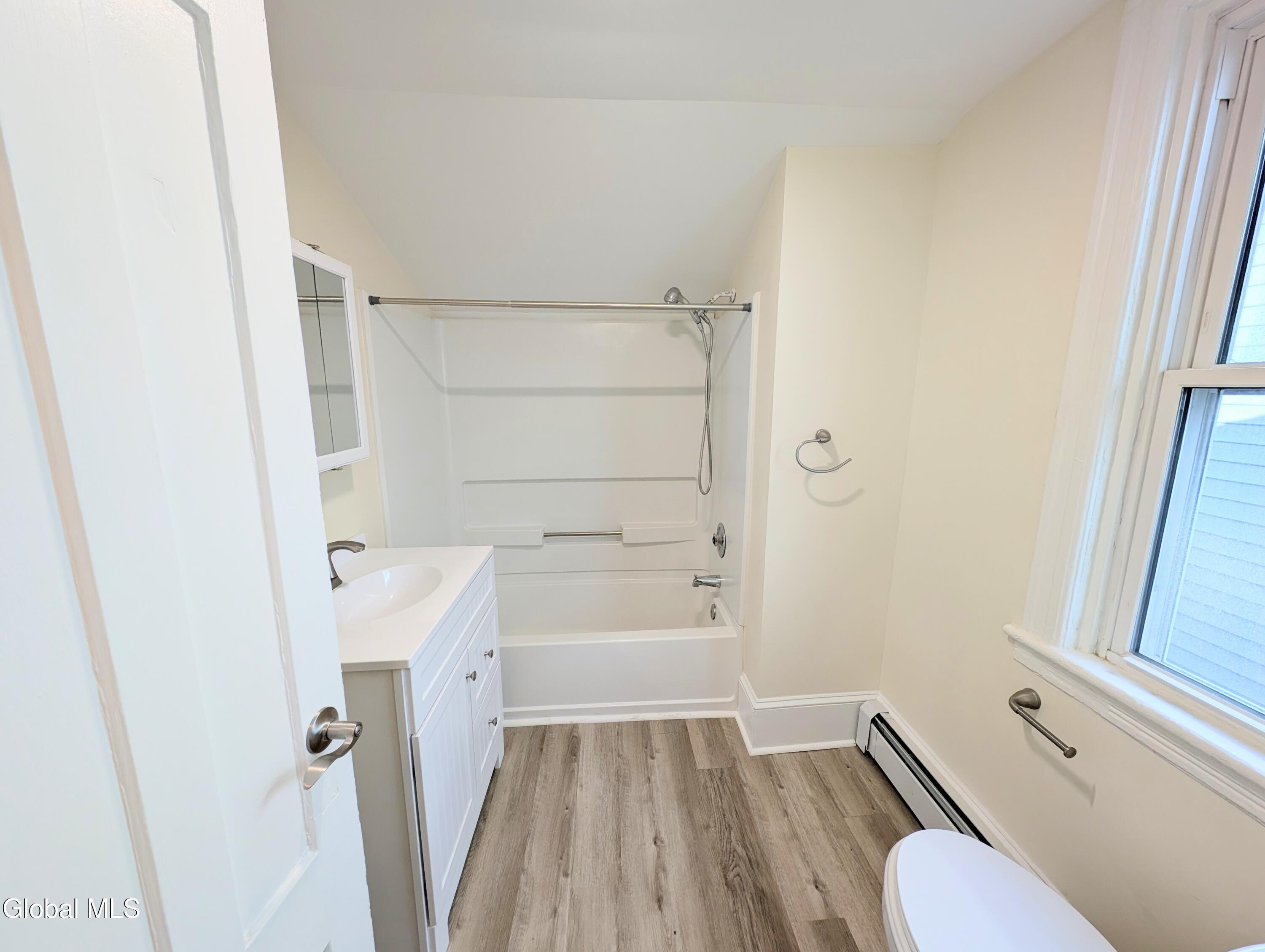227 Second Avenue Albany, NY 12209 - Photo 9 of 19 2nd fl bath