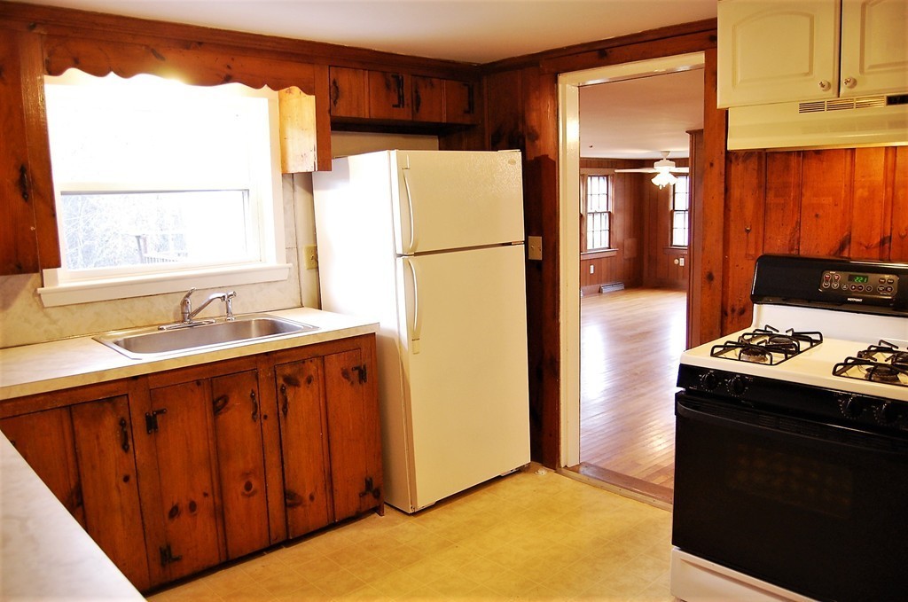 89 Palmer Road Plympton, MA 02367 - Photo 11 of 26 Gallery Image 11