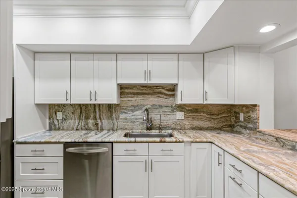 $1,995 | 6165 South Mirror Lake Drive, Unit 103, Sebastian, FL 32958