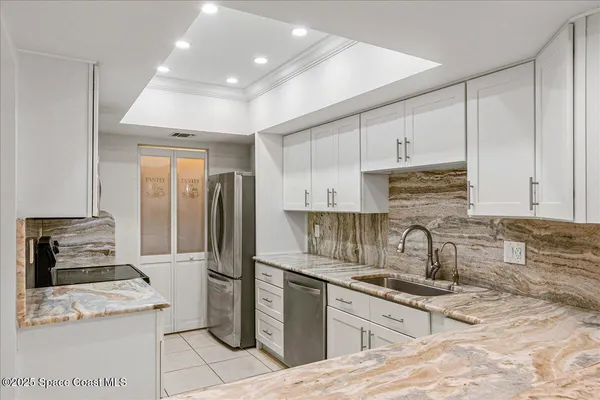 $1,995 | 6165 South Mirror Lake Drive, Unit 103, Sebastian, FL 32958