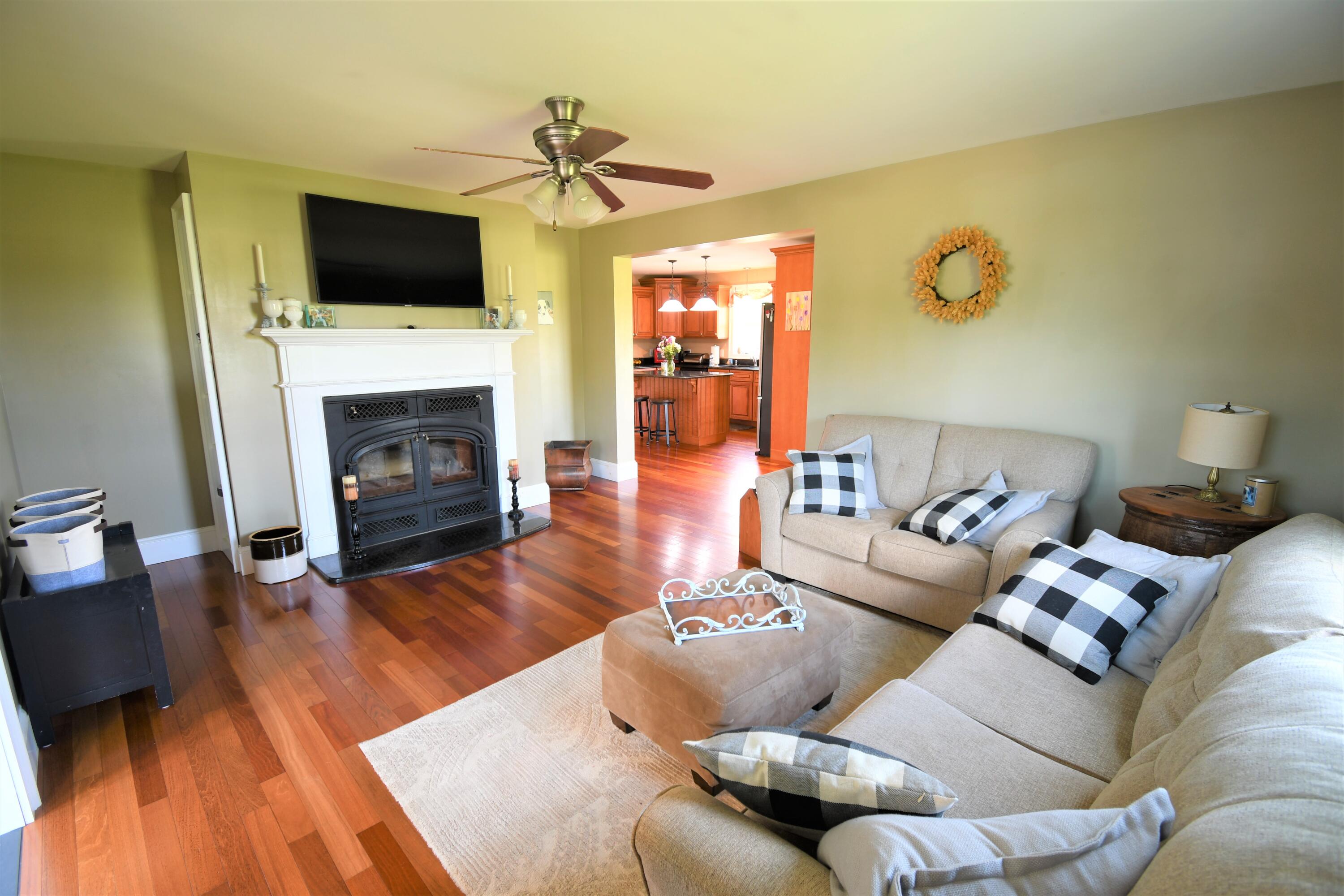 476 Stream Road Winterport, ME 04496 - Photo 7 of 61 Living Room