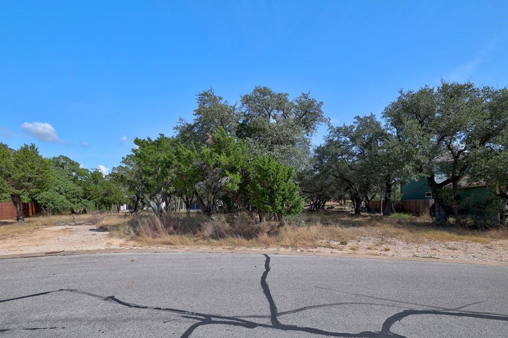 406 Summit Ridge Drive North Lago Vista, TX 78645 - Photo 2 of 25