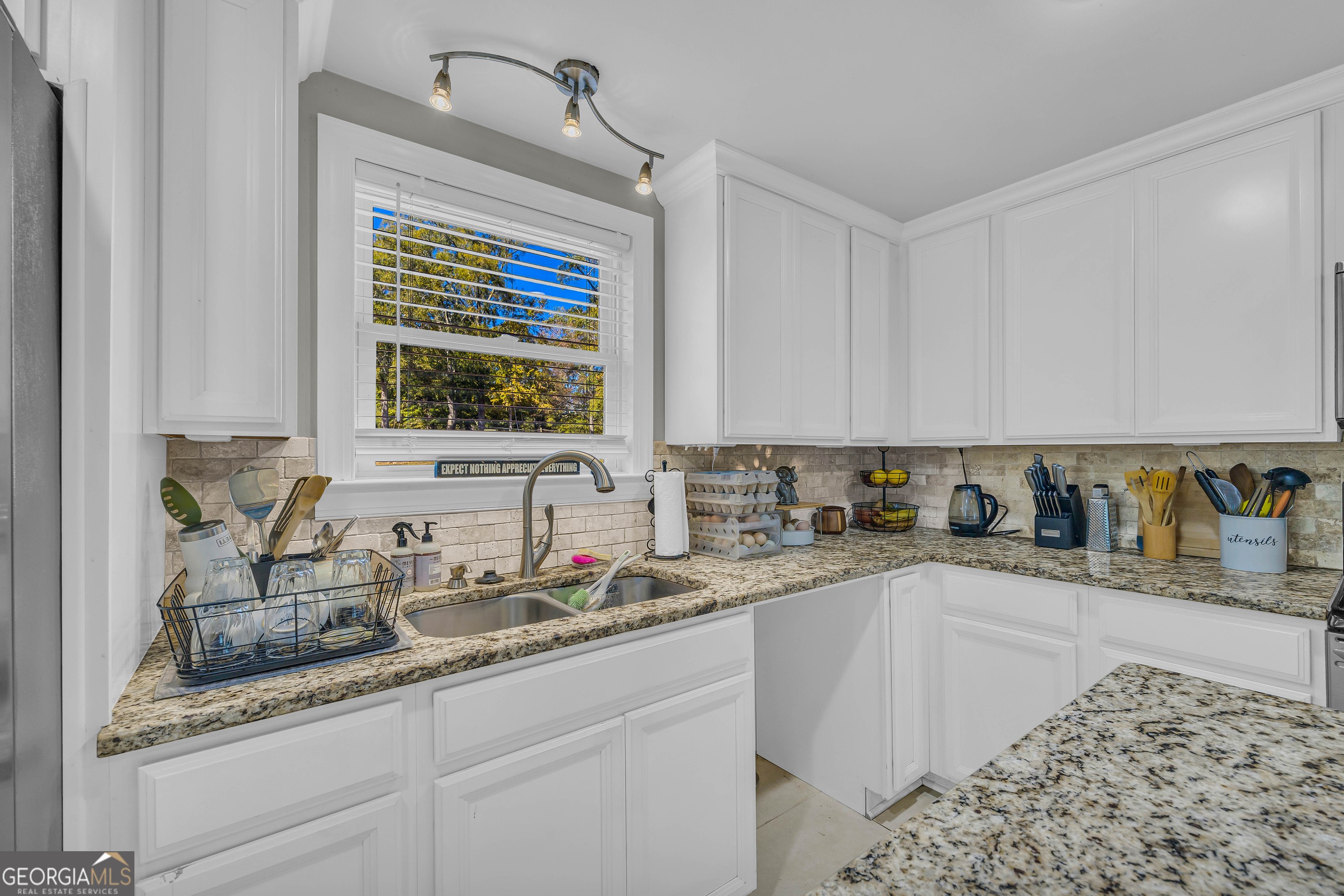 1060 Sewell Church Road Mansfield, GA 30055 - Photo 6 of 47