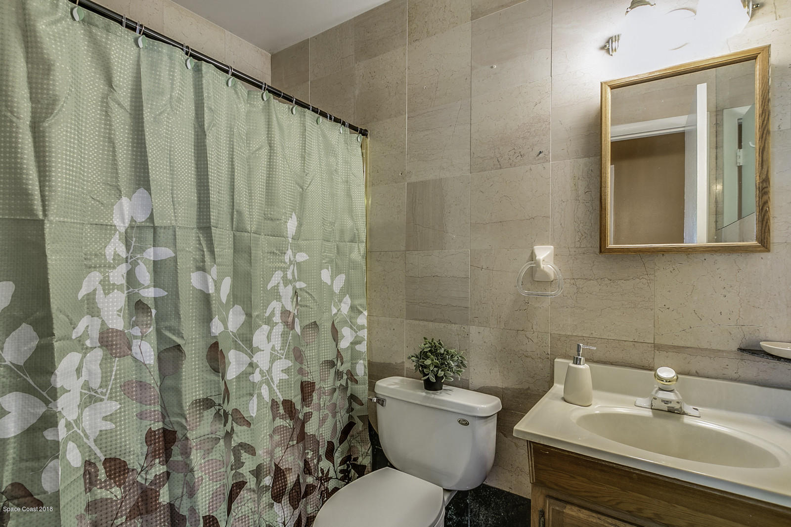 141 Virginia Road West Melbourne, FL 32904 - Photo 21 of 34 Guest Bathroom