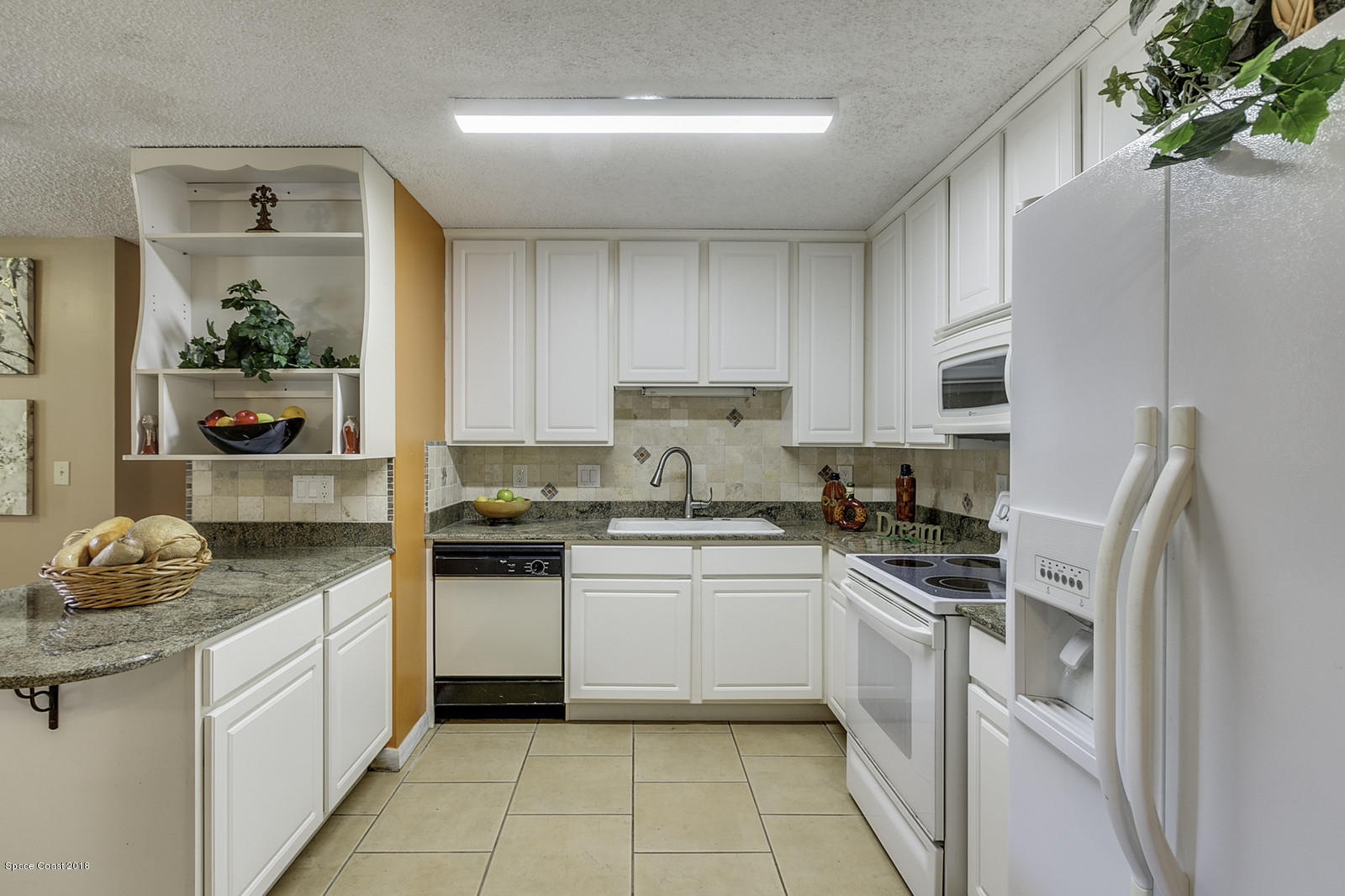 141 Virginia Road West Melbourne, FL 32904 - Photo 9 of 34 Kitchen