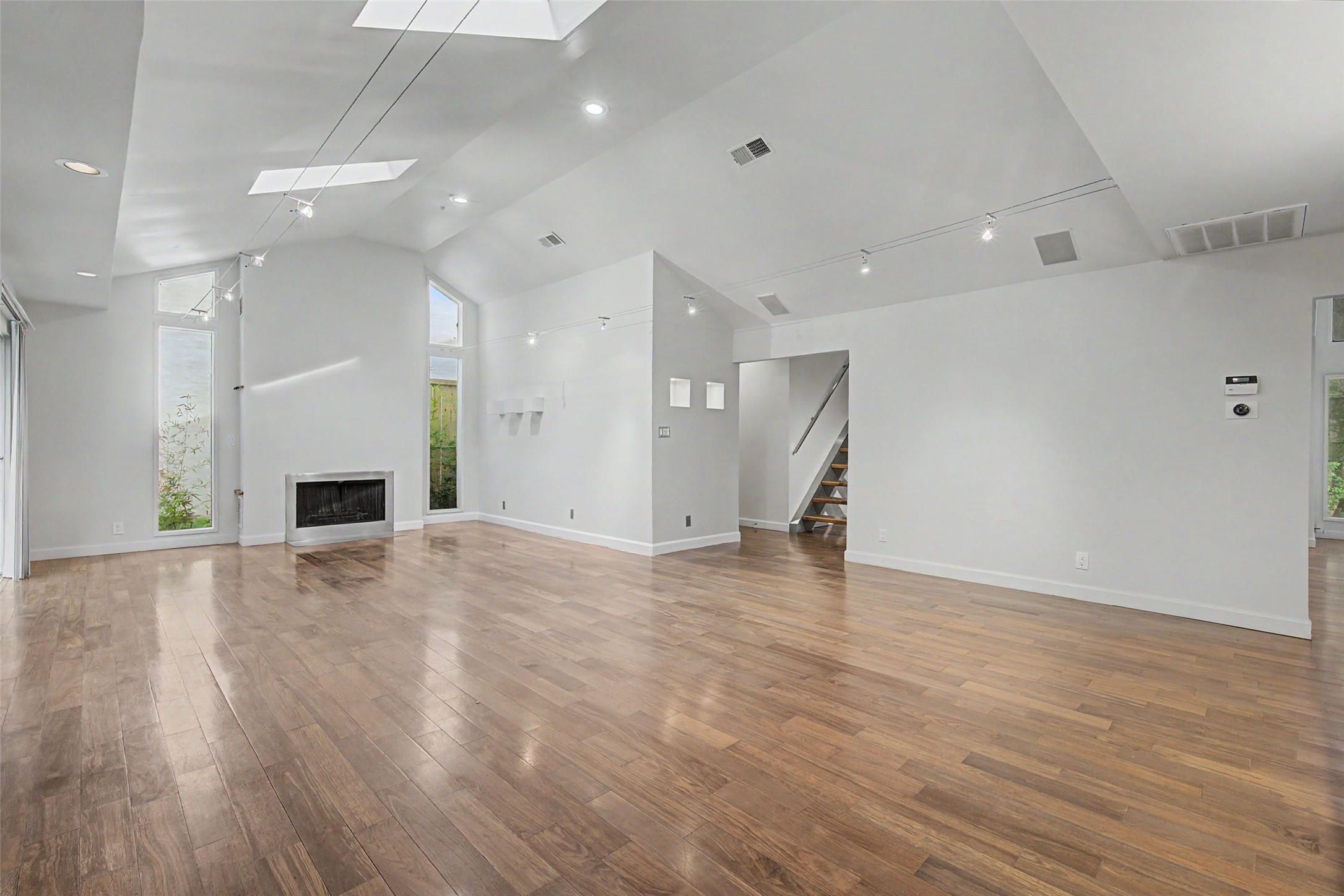 2723 Nottingham Street Houston, TX 77005 - Photo 7 of 47