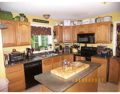 150 Union Road Wales, MA 01081 - Photo 3 of 9