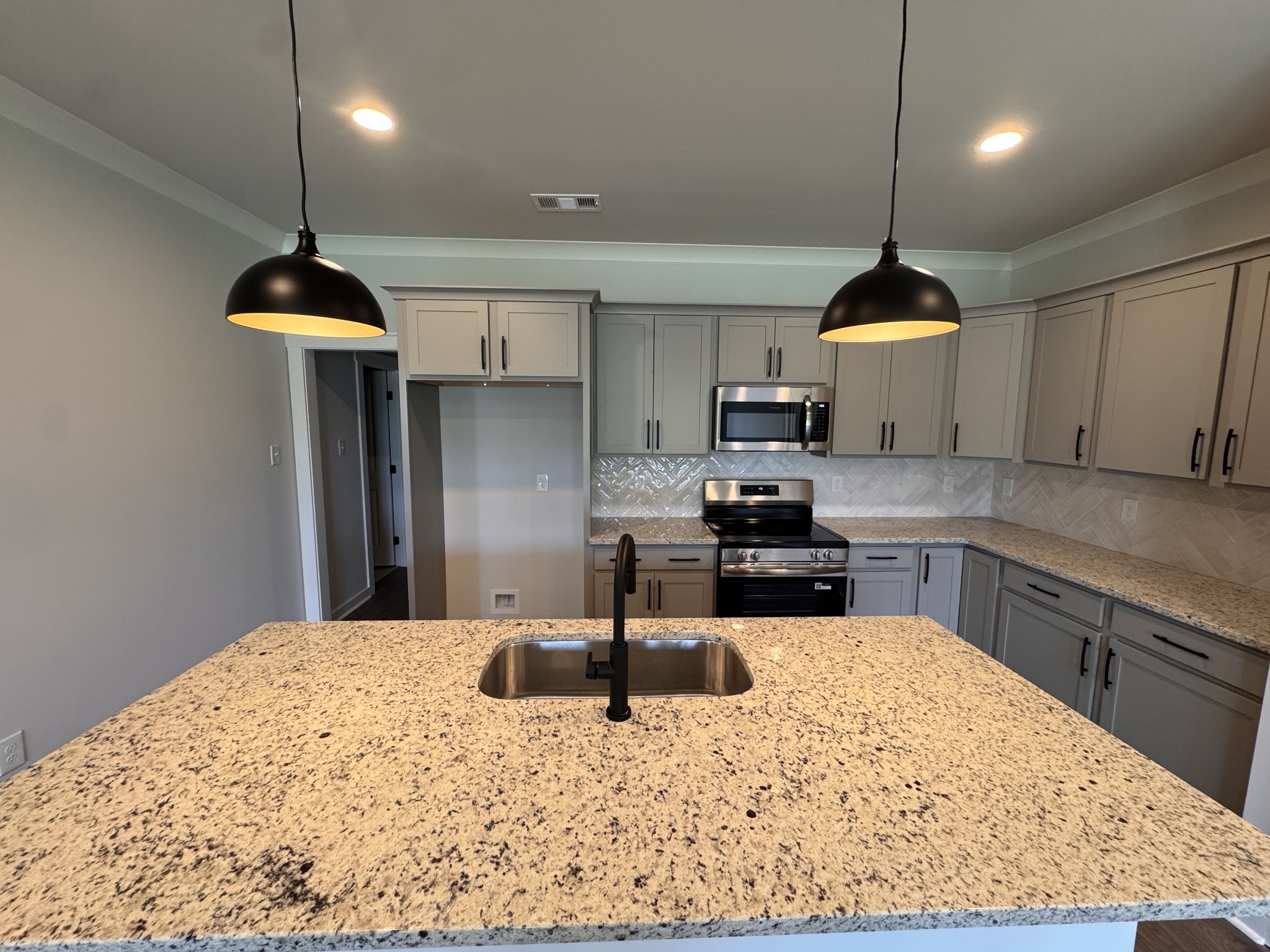 561 West Foxrun Springfield, TN 37172 - Photo 6 of 15 Gallery Image 6