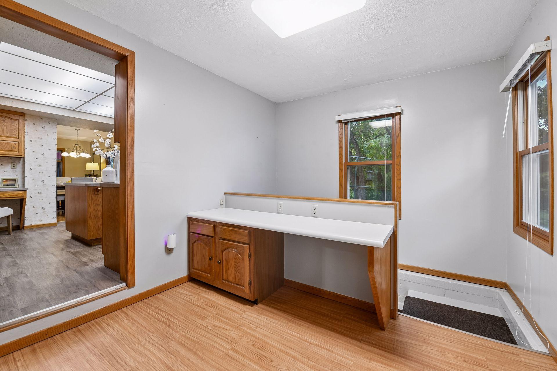 18503 Hanus Road Minnetonka, MN 55345 - Photo 17 of 38 Gallery Image 17