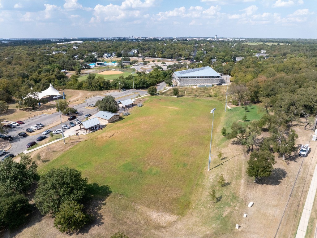 1112 Terry Drive Austin, TX 78721 - Photo 11 of 18 Aerial view of property and surrounding area