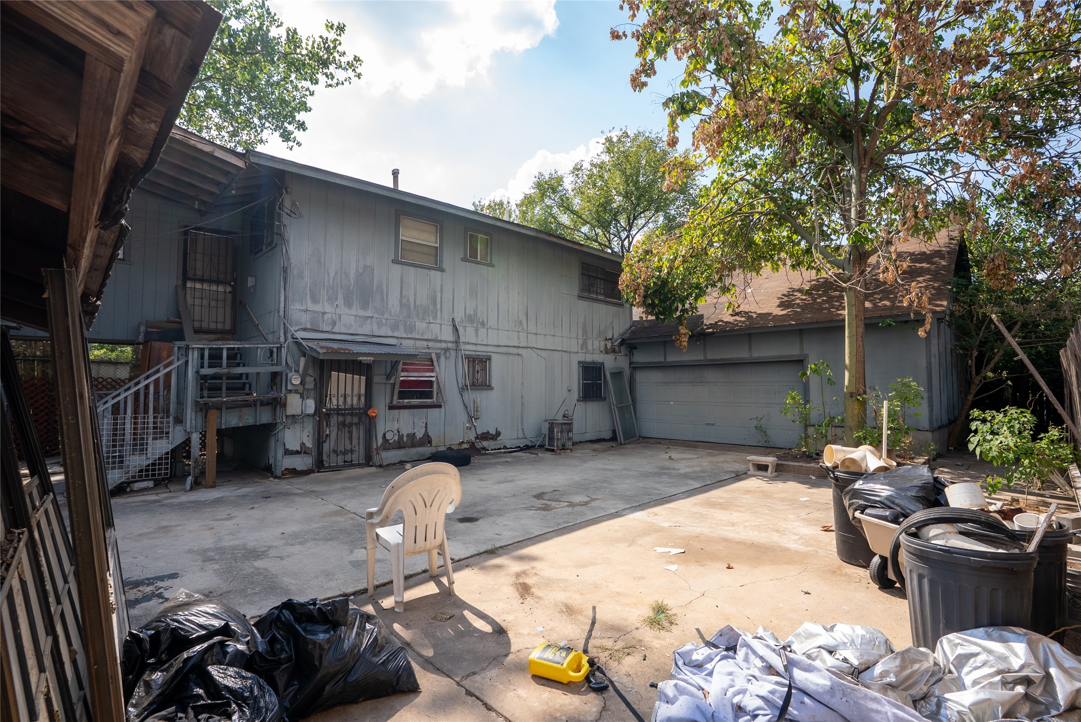 1112 Terry Drive Austin, TX 78721 - Photo 16 of 18 Expanded paved driveway area for ample parking and easy access.