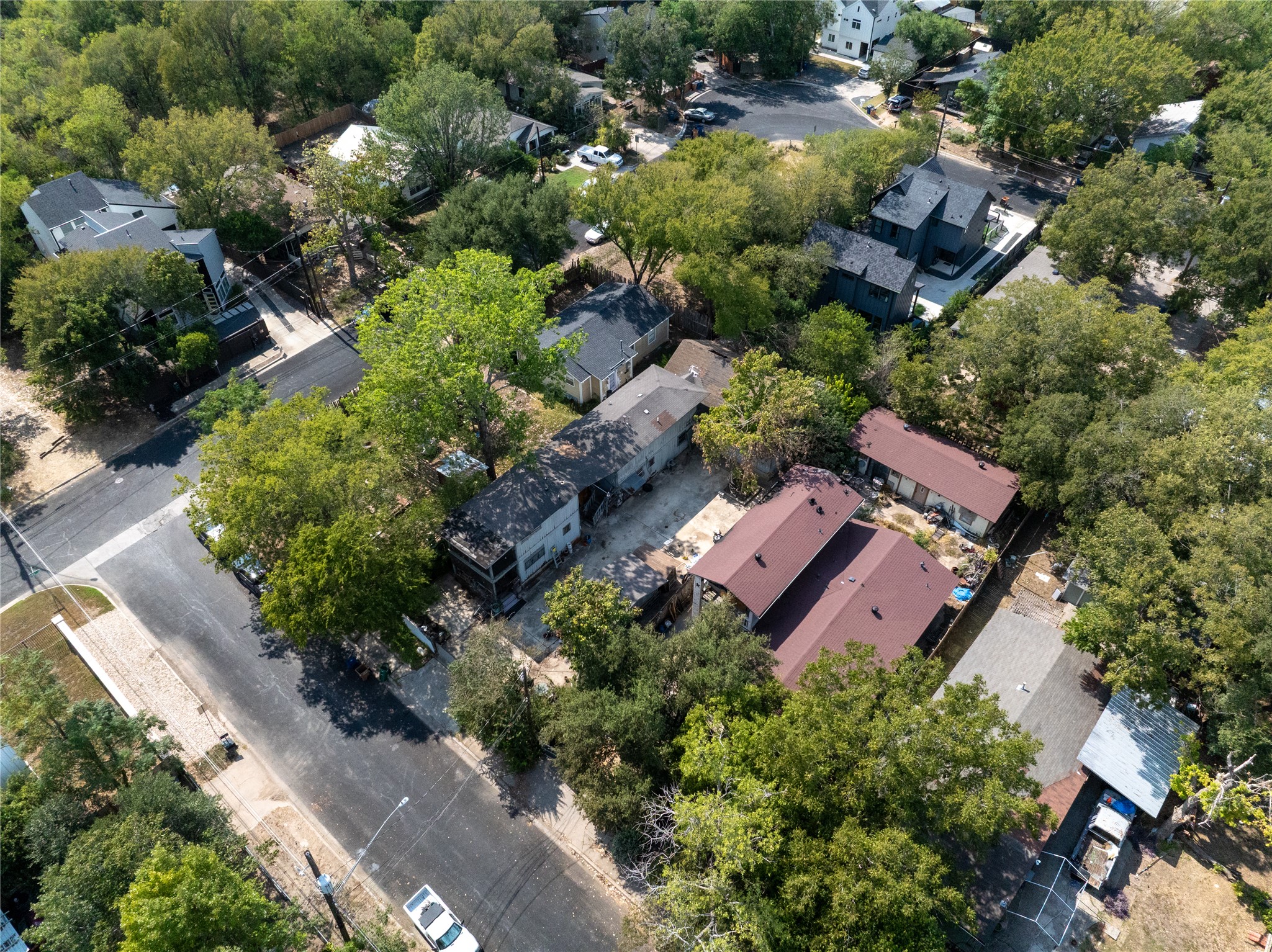 1112 Terry Drive Austin, TX 78721 - Photo 6 of 18 Aerial view of property and surrounding area with nearby suburban area
