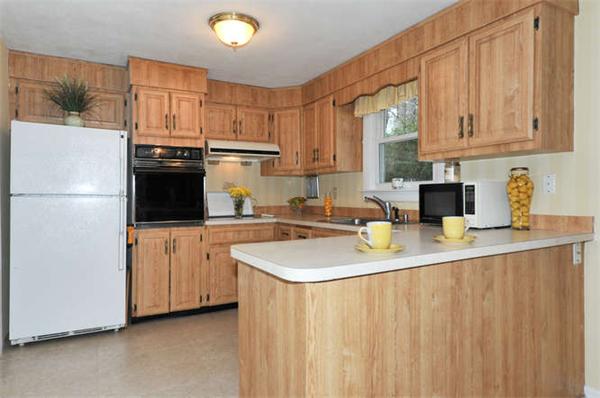 23 Ellen Road Burlington, MA 01803 - Photo 4 of 18 Gallery Image 4