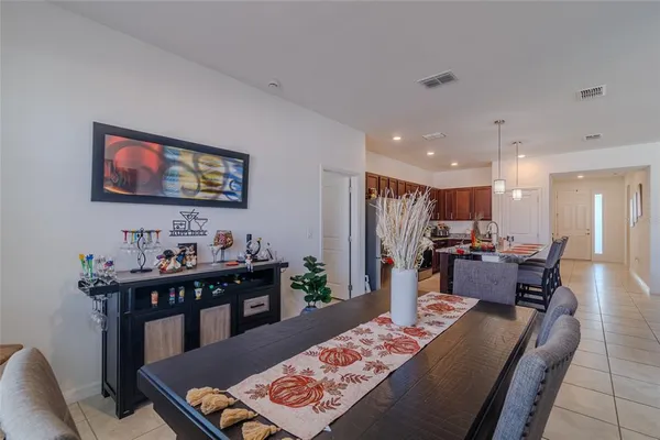 a view of a livingroom with entryway