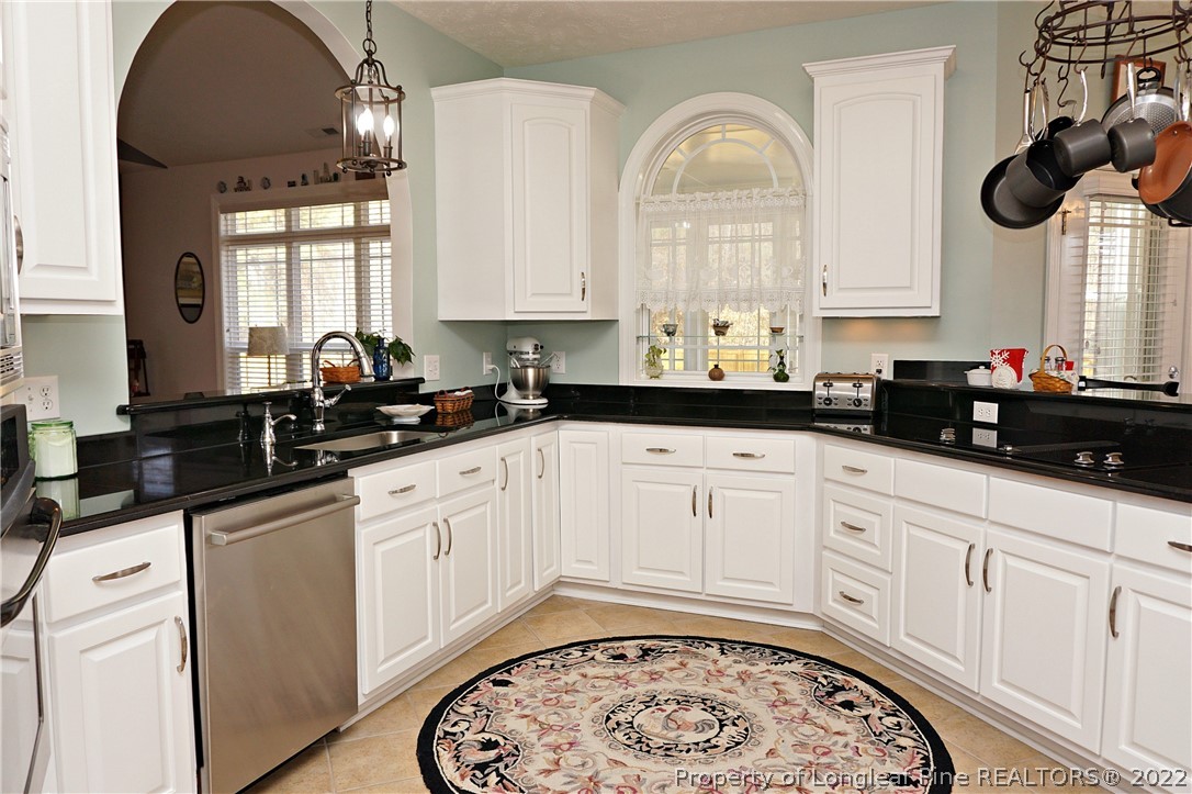 408 St Thomas Road Fayetteville, NC 28311 - Photo 9 of 50 Gallery Image 9