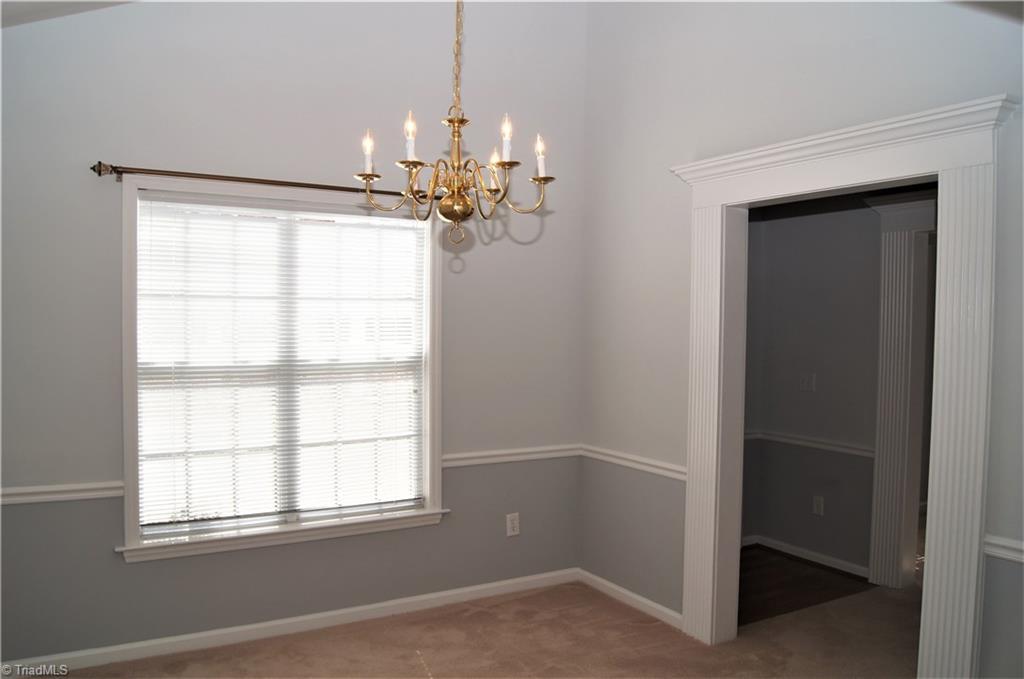 4320 Riverside Drive Clemmons, NC 27012 - Photo 8 of 20 Dining room