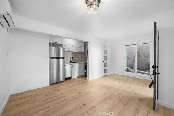 $2,995 | 1303 North Beverly Glen Boulevard, Los Angeles, CA 90077