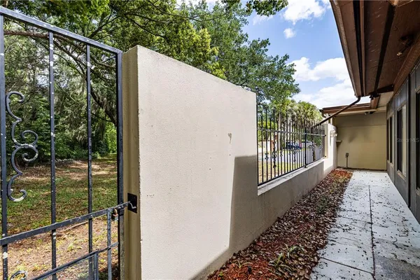 $225,000 | 2681 East Washington Avenue, Unit 18, Eustis, FL 32726