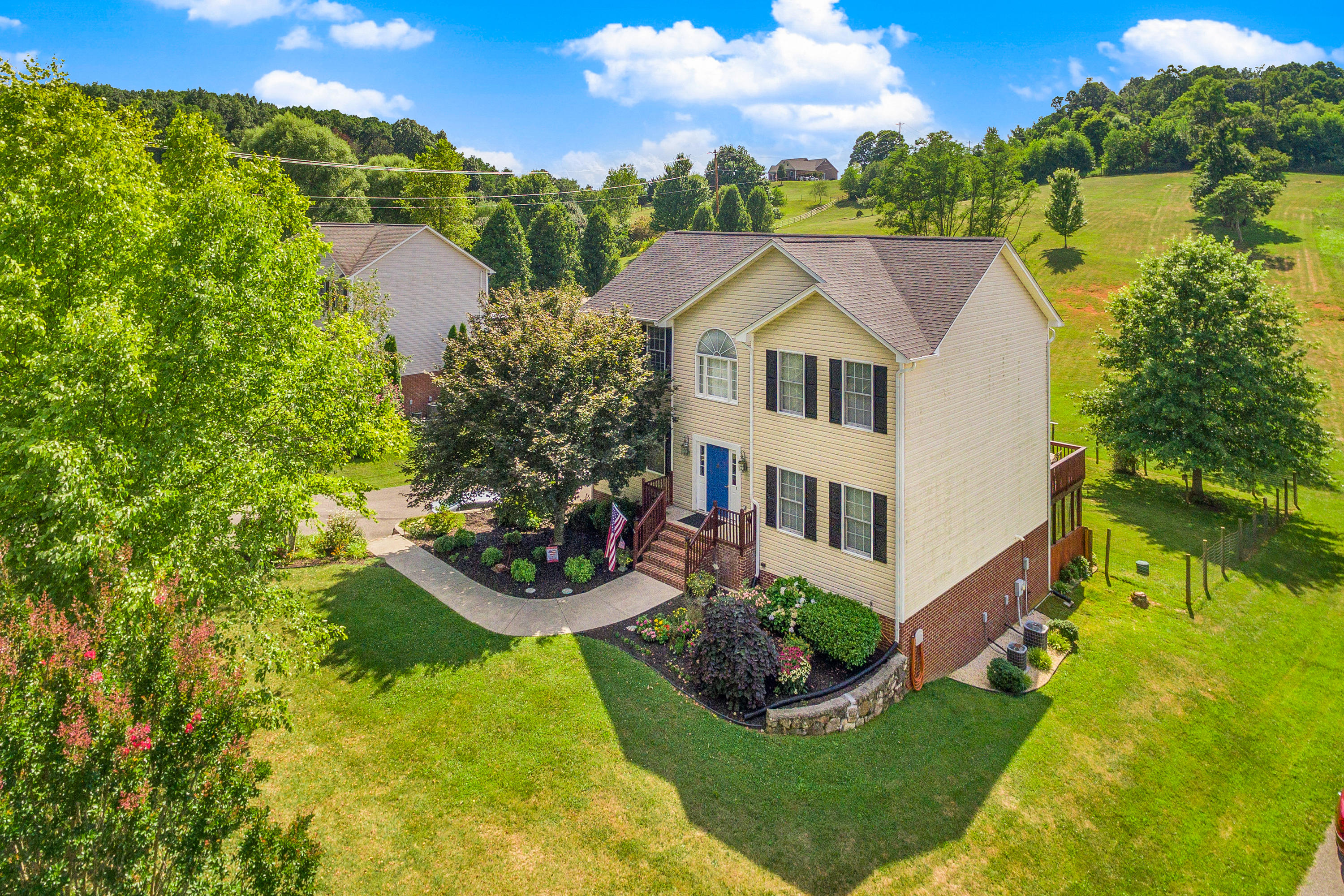 3025 Trinity Road Troutville, VA 24175 - Photo 1 of 33 Botetourt Colonial