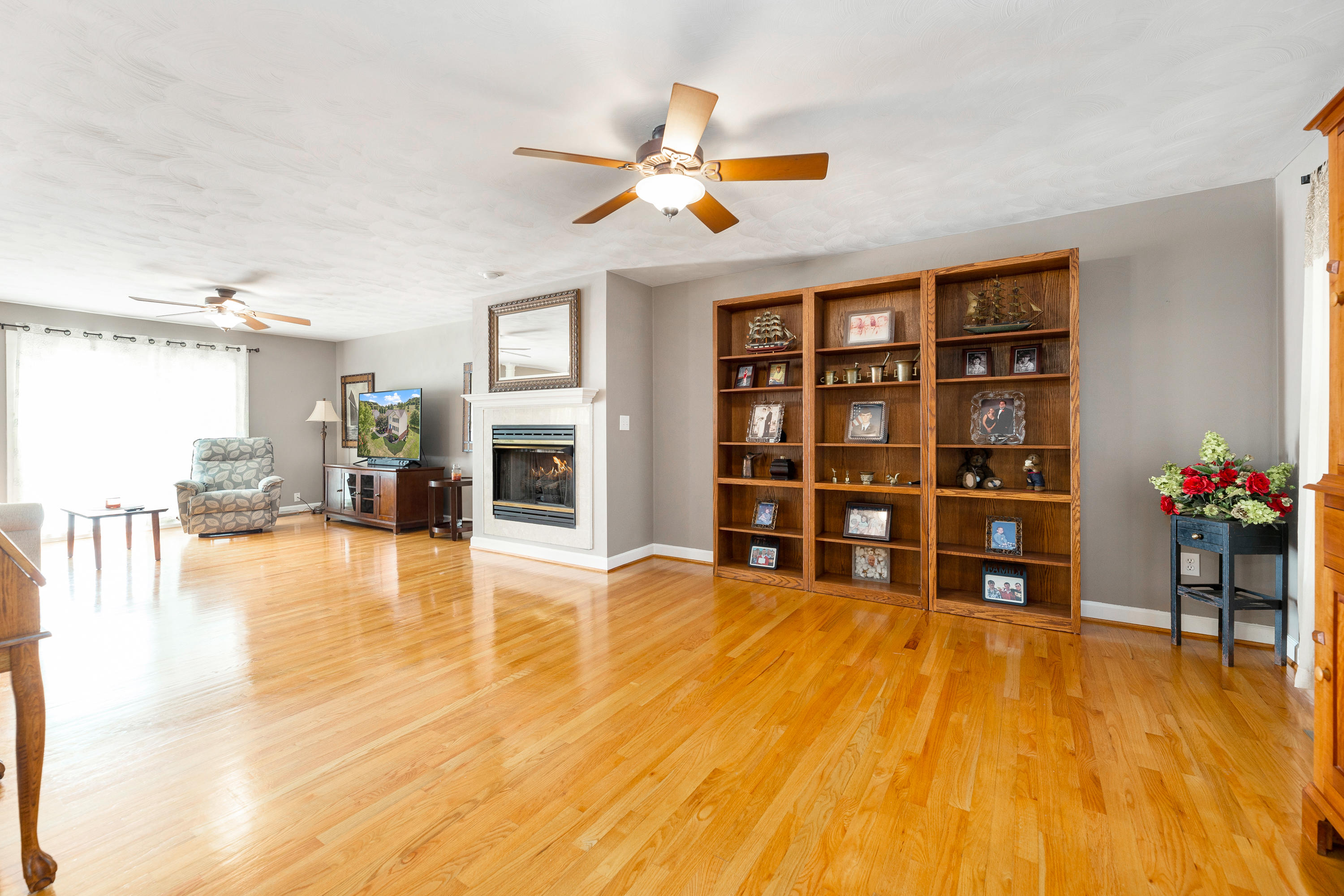 3025 Trinity Road Troutville, VA 24175 - Photo 13 of 33 Gas log Fireplace