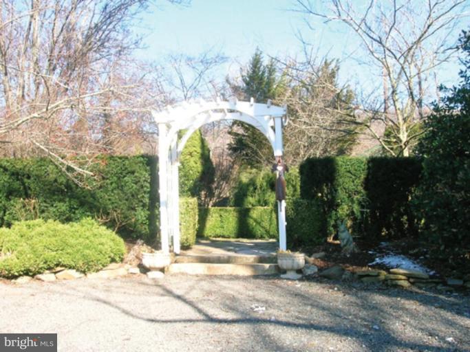 2968 Leeds Manor Road Markham, VA 22643 - Photo 20 of 28 Garden Entrance