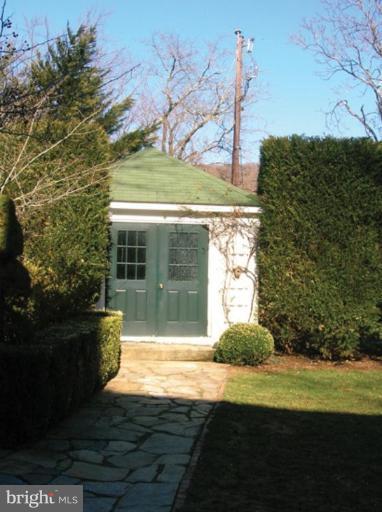 2968 Leeds Manor Road Markham, VA 22643 - Photo 27 of 28 Shed