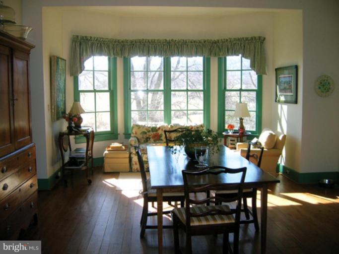 2968 Leeds Manor Road Markham, VA 22643 - Photo 7 of 28 Breakfast Area