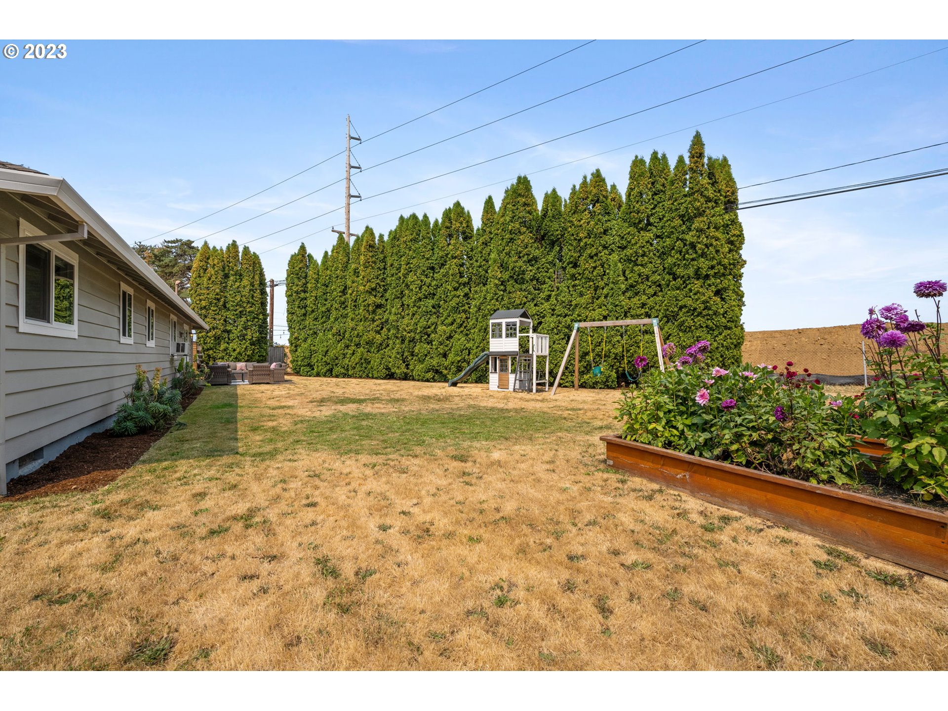 326 Southeast 236th Court Gresham, OR 97030 - Photo 34 of 34 a view of a yard with plants