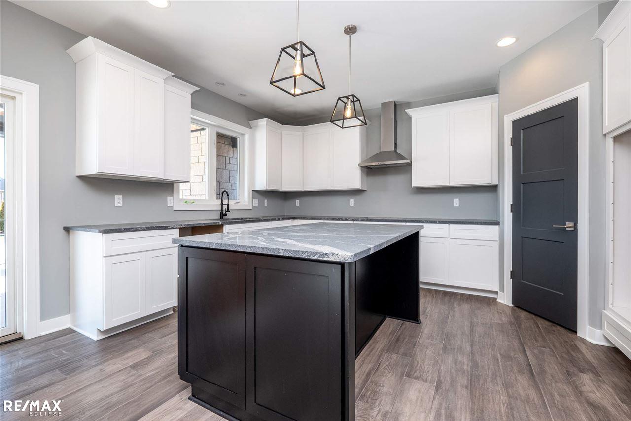 49409 Split Rock Road Macomb, MI 48044 - Photo 12 of 35