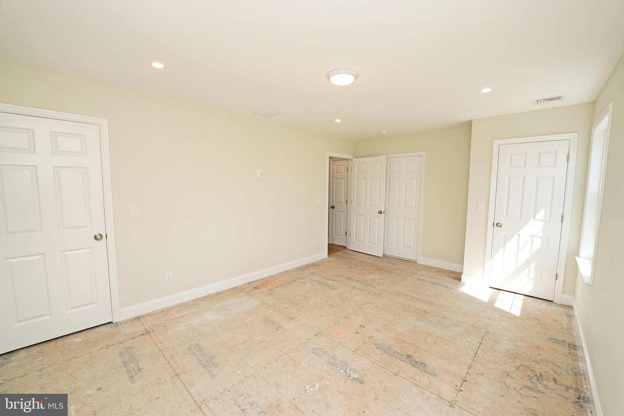 1341 Lower Ferry Road Ewing, NJ 08618 - Photo 22 of 39