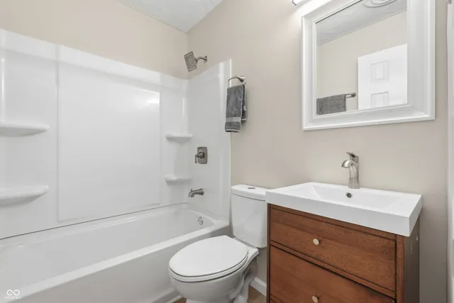 $184,900 | 1605 North K Street, Elwood, IN 46036