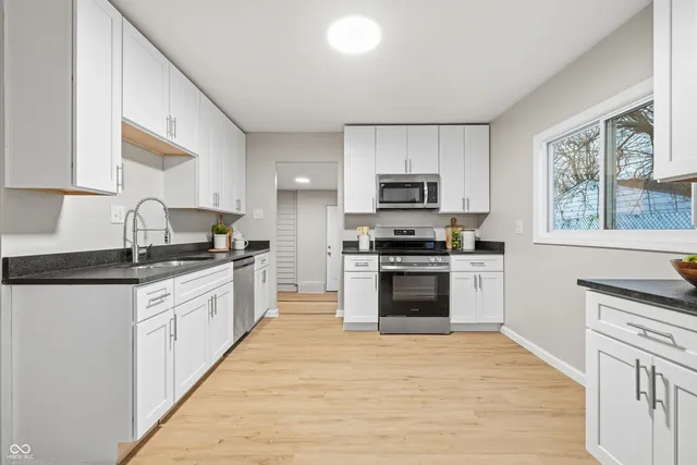 $184,900 | 1605 North K Street, Elwood, IN 46036