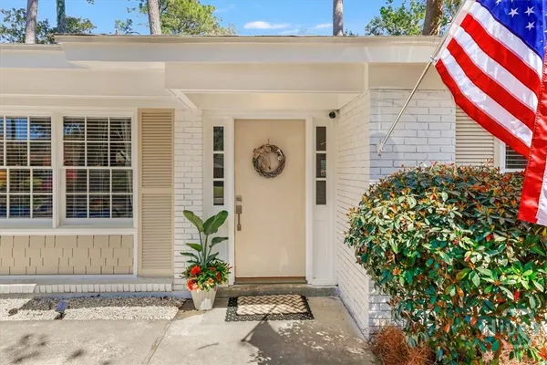 $2,100 | 620 Valleybrook Road, Savannah, GA 31419